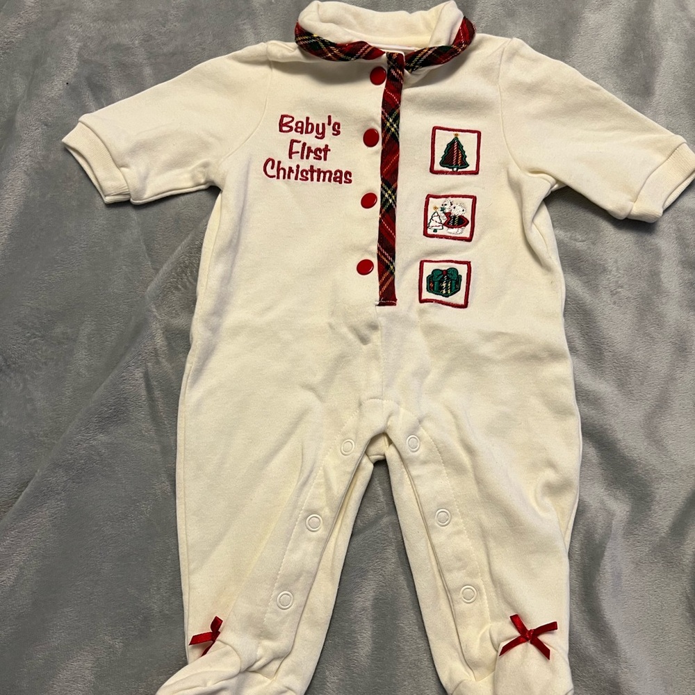 Baby 0-3m vintage Christmas holiday boy or girl sleeper EUC